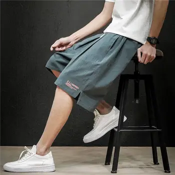Спортна тенденция на мъжко облекло Свободно намаляване на разнообразни ежедневни Тънки къси панталони японската простота, обикновена директни шорти с писмото принтом