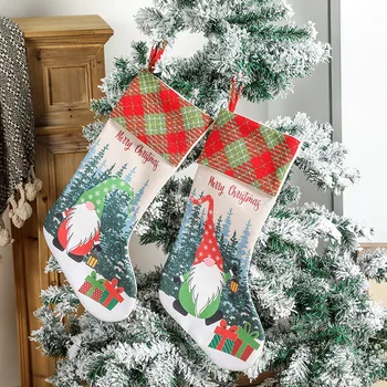 Коледни Коледни чорапи в червено-зелена клетка с принтом Рудолф Детски подаръчни пакети Коледно дърво Украсата на Коледно парти за дома