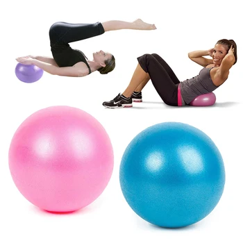 Малко упражнение с мини-топка за йога, стабилност мини-упражнения, домашно упражнение с однотонным на топката за пилатес