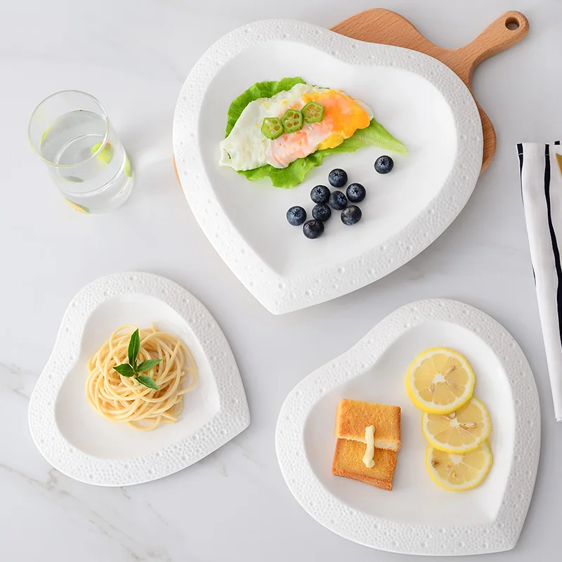 Креативна бяла керамична чиния във формата на сърце, плодов десерт, торта, плоска чиния, изискана западна кухня, чиния пържола, кухненски прибори